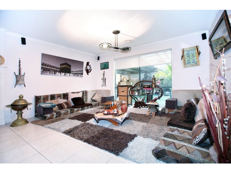11 Conroy Place, Roxburgh Park VIC 3064