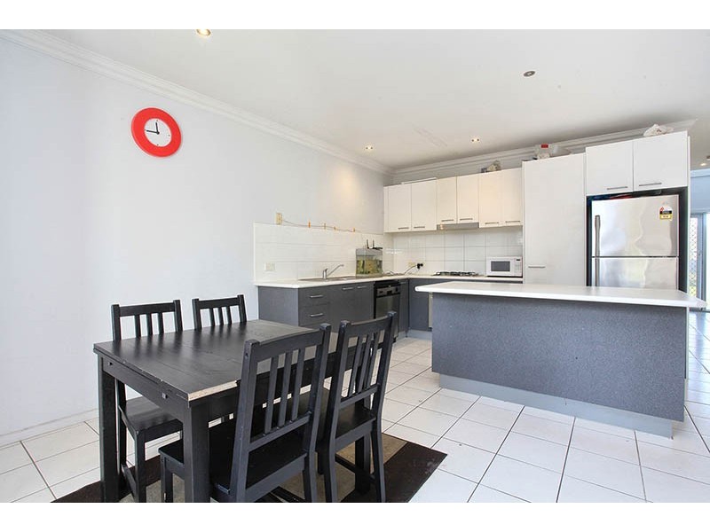 8 Portland Place, Roxburgh Park VIC 3064