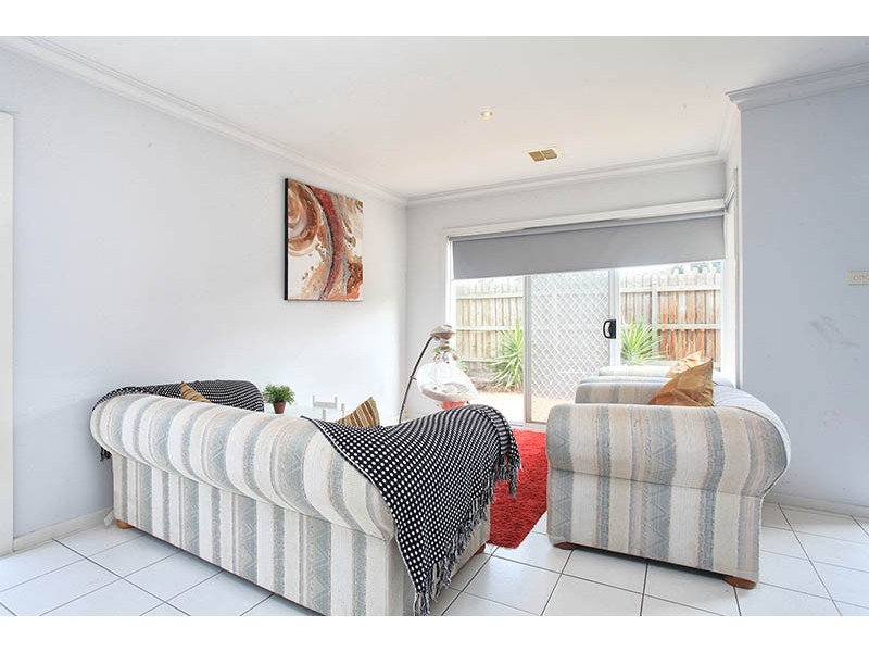 8 Portland Place, Roxburgh Park VIC 3064