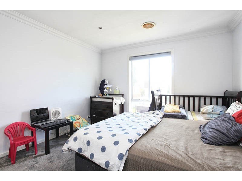 8 Portland Place, Roxburgh Park VIC 3064