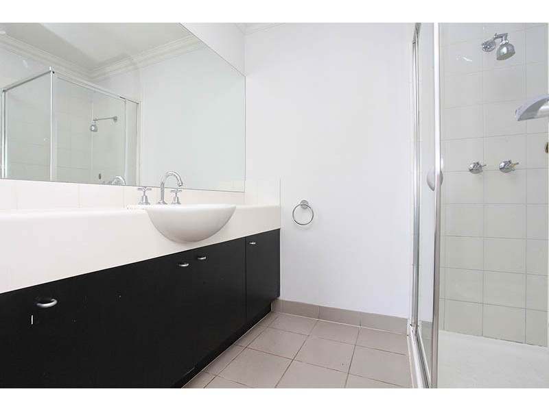 8 Portland Place, Roxburgh Park VIC 3064