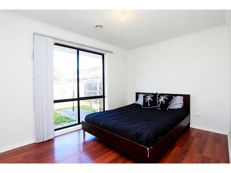 43 Sandover Drive, Roxburgh Park VIC 3064