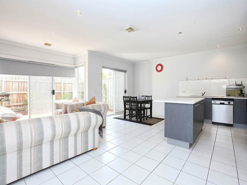 8 Portland Place, Roxburgh Park VIC 3064