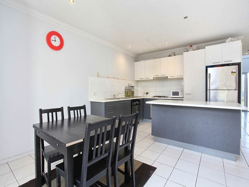 8 Portland Place, Roxburgh Park VIC 3064