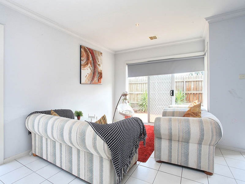 8 Portland Place, Roxburgh Park VIC 3064