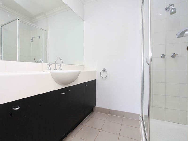 8 Portland Place, Roxburgh Park VIC 3064