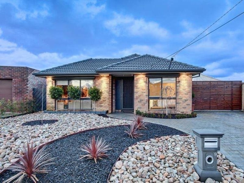 9 Devon Crt, Meadow Heights VIC 3048