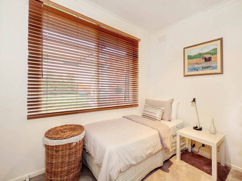 9 Devon Crt, Meadow Heights VIC 3048