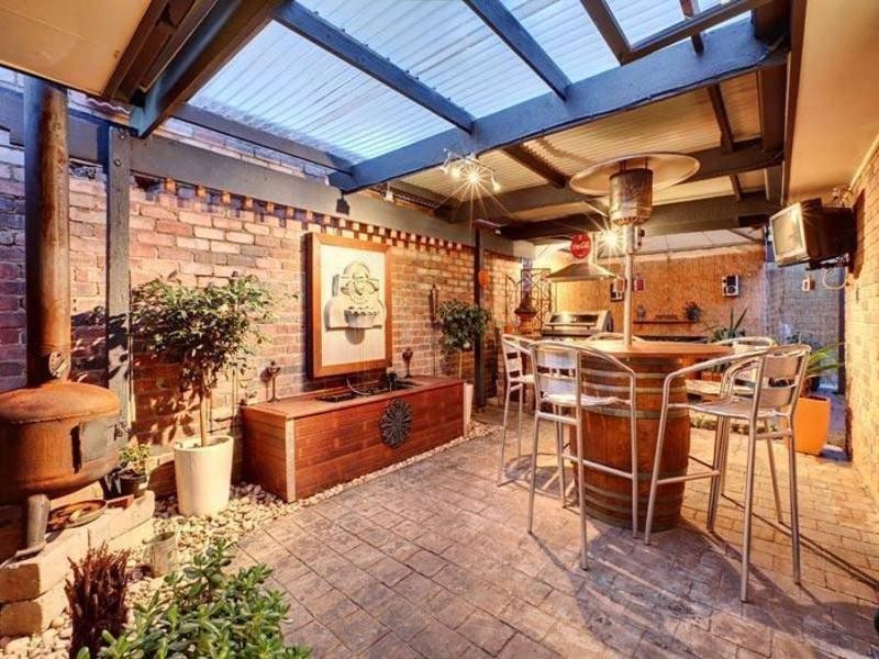 9 Devon Crt, Meadow Heights VIC 3048