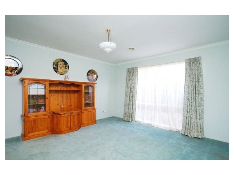 25 McConnell Crescent, Roxburgh Park VIC 3064