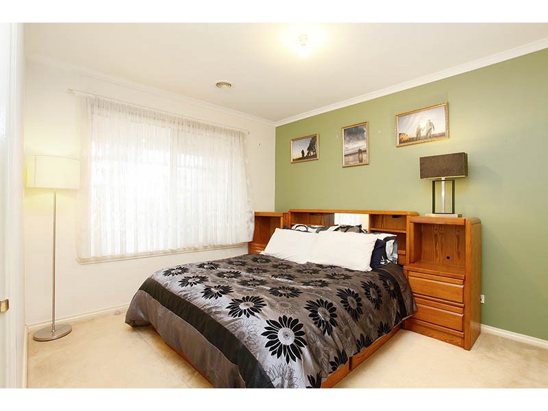 12 Salween Crescent, Roxburgh Park VIC 3064