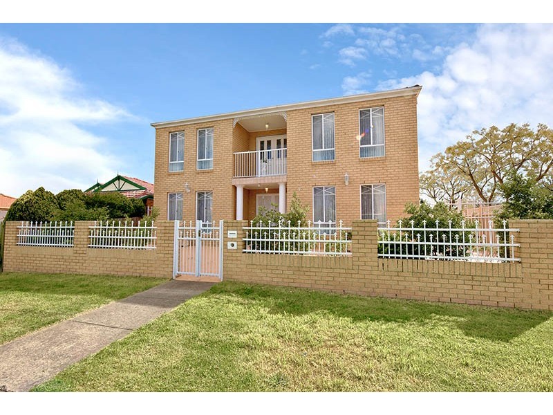 7 Delphinius Crescent, Roxburgh Park VIC 3064