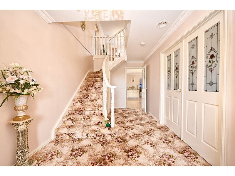 7 Delphinius Crescent, Roxburgh Park VIC 3064