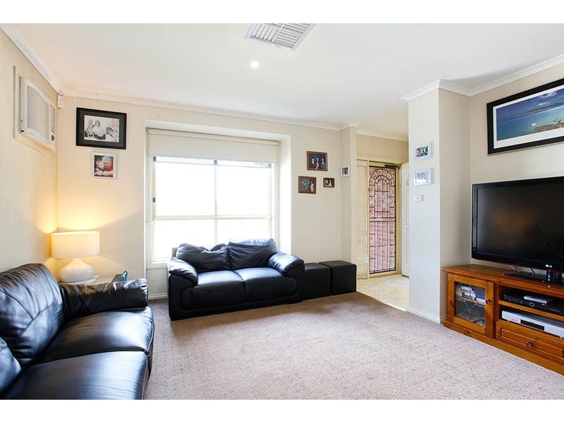 9 Armstrong Court, Roxburgh Park VIC 3064