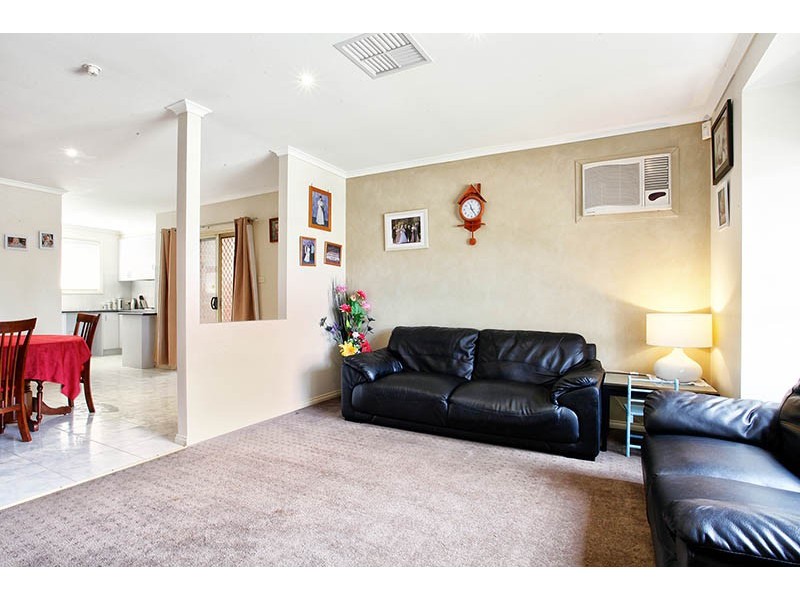 9 Armstrong Court, Roxburgh Park VIC 3064