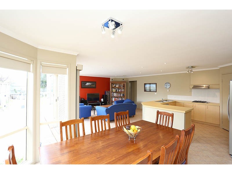 13 Morgan Court, Roxburgh Park VIC 3064