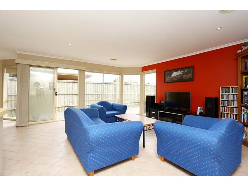 13 Morgan Court, Roxburgh Park VIC 3064