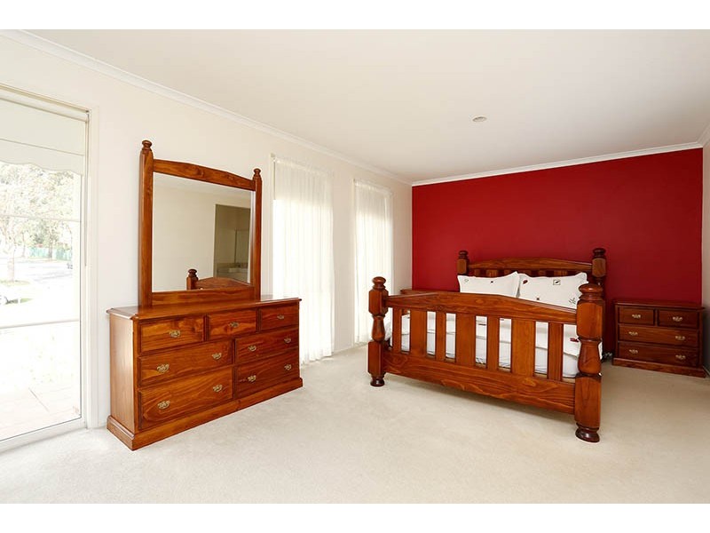 126 Mcpherson Boulevard, Roxburgh Park VIC 3064