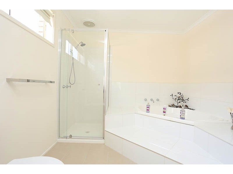 126 Mcpherson Boulevard, Roxburgh Park VIC 3064