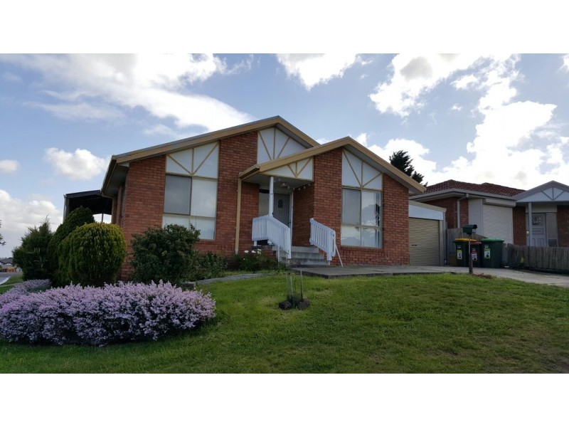 17 Leatherwood Grove, Meadow Heights VIC 3048