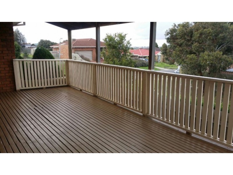 17 Leatherwood Grove, Meadow Heights VIC 3048