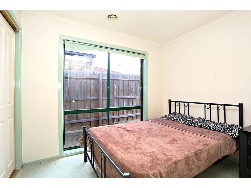 16 Mackellar Drive, Roxburgh Park VIC 3064