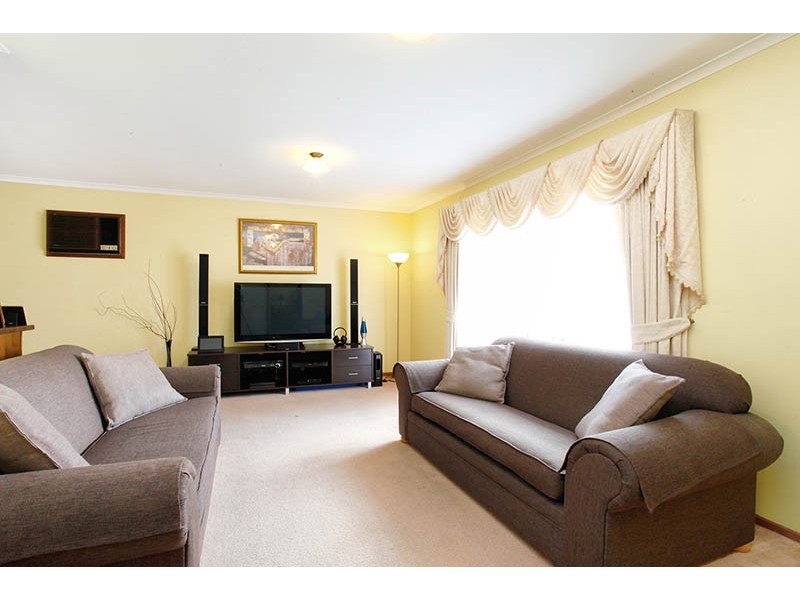 14 Dozey Court, Roxburgh Park VIC 3064