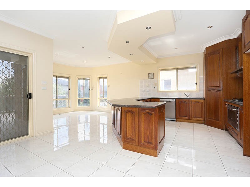 108 Mcpherson Blvd, Roxburgh Park VIC 3064