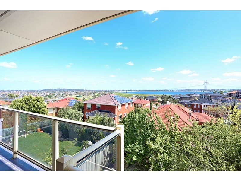 108 Mcpherson Blvd, Roxburgh Park VIC 3064