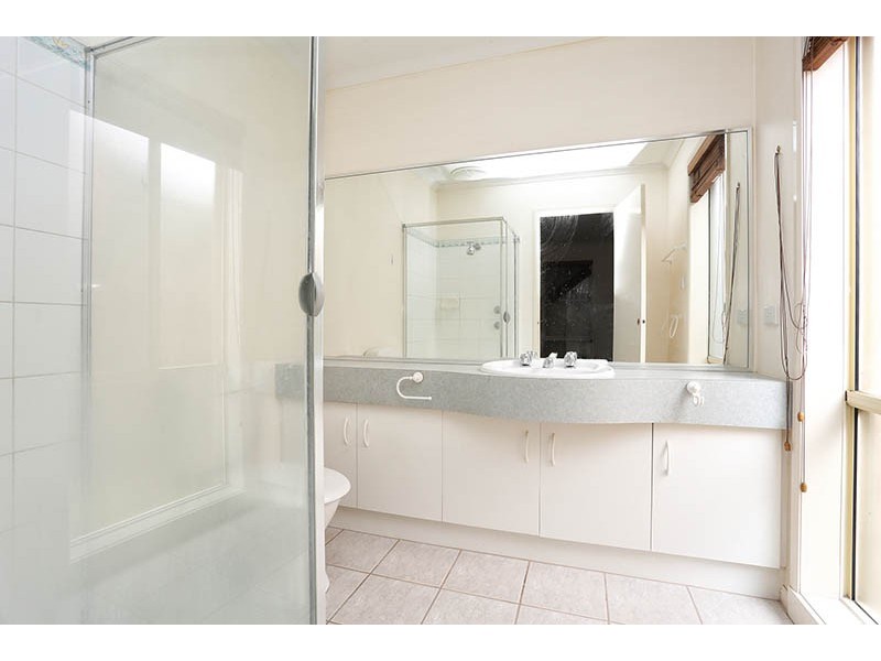 23 Kingsford Way, Roxburgh Park VIC 3064