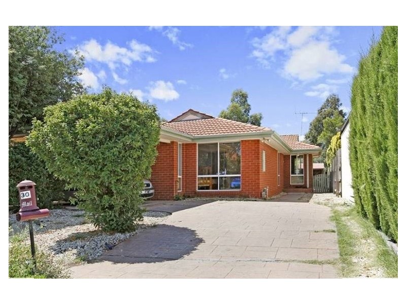 30 Bootie Crt, Roxburgh Park VIC 3064