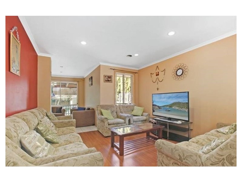 30 Bootie Crt, Roxburgh Park VIC 3064