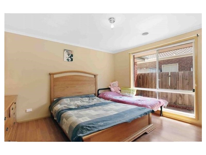 30 Bootie Crt, Roxburgh Park VIC 3064