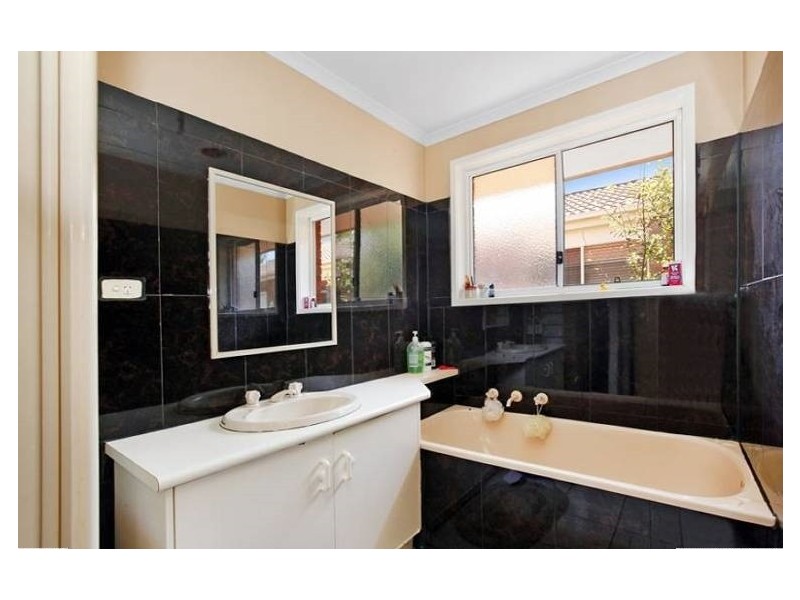 30 Bootie Crt, Roxburgh Park VIC 3064