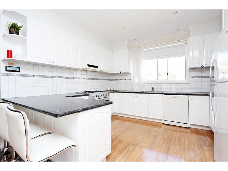 5 Wise Way, Roxburgh Park VIC 3064