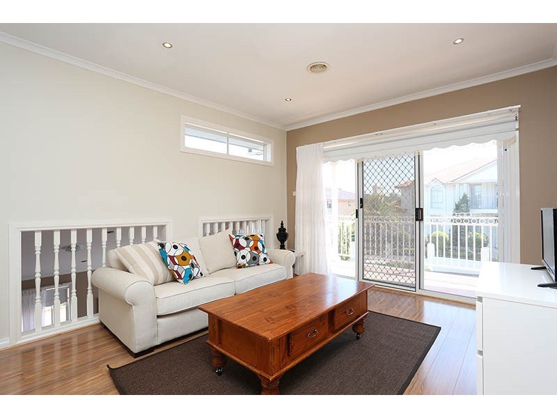 5 Wise Way, Roxburgh Park VIC 3064