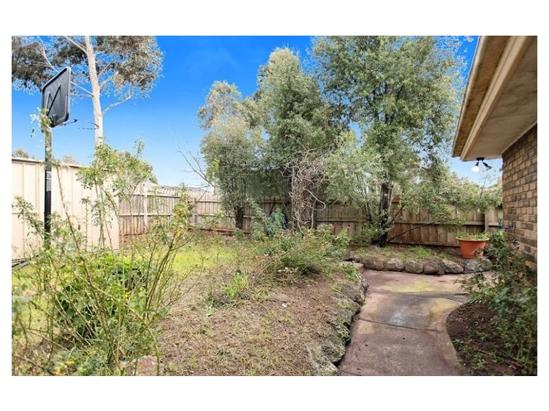 14 Merrigan Crt, Roxburgh Park VIC 3064