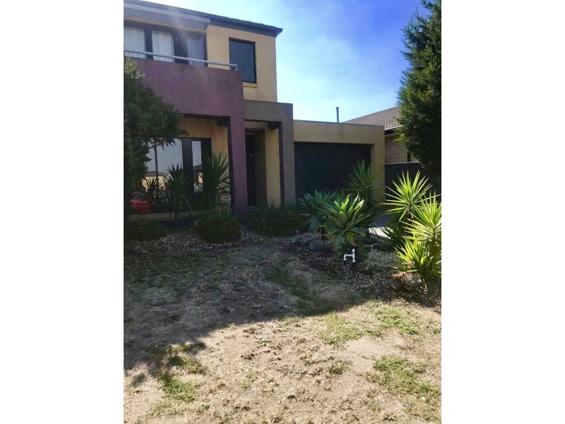 8 Tuscany Court, Roxburgh Park VIC 3064
