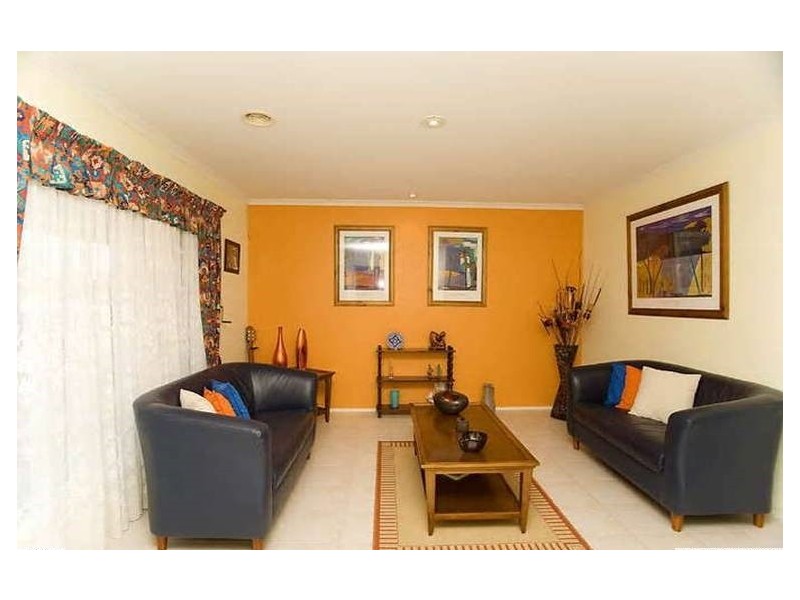 18 Sheridan way, Roxburgh Park VIC 3064