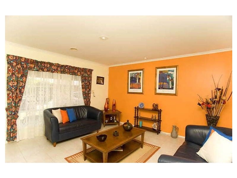 18 Sheridan way, Roxburgh Park VIC 3064