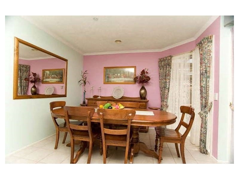 18 Sheridan way, Roxburgh Park VIC 3064