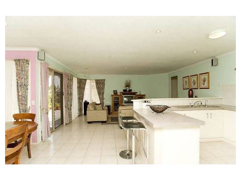 18 Sheridan way, Roxburgh Park VIC 3064