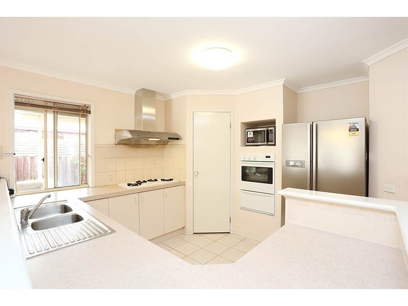 7 Sherwin Place, Roxburgh Park VIC 3064