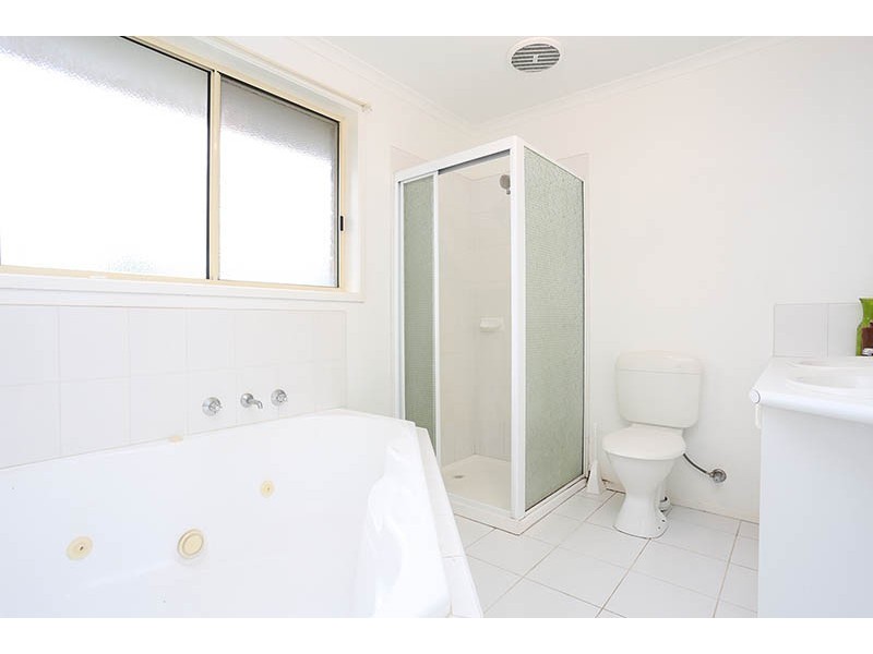 1 De Garis Lane, Roxburgh Park VIC 3064