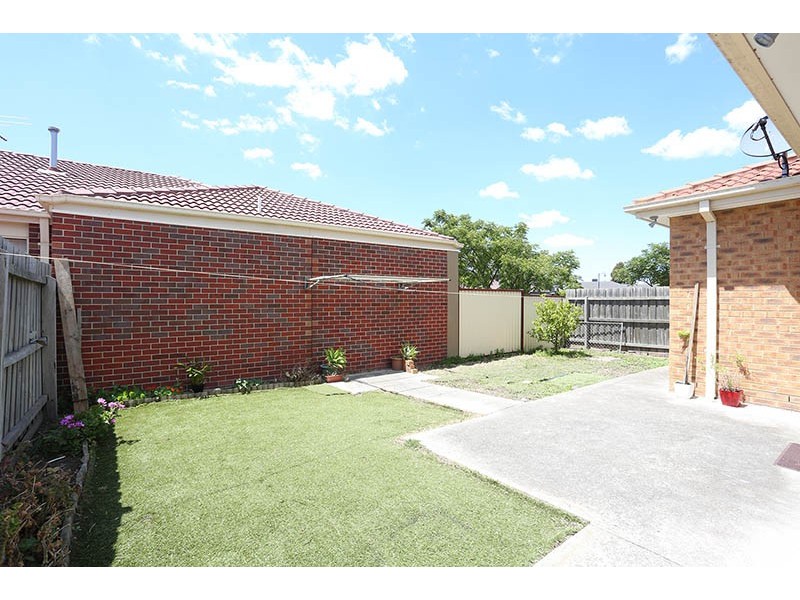 18 Watersedge Way, Roxburgh Park VIC 3064