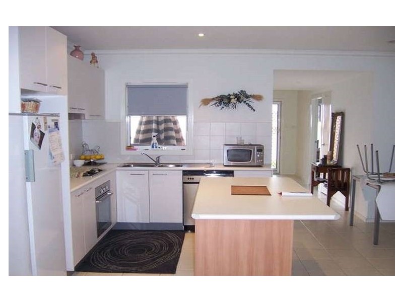 11 Portland Place, Roxburgh Park VIC 3064