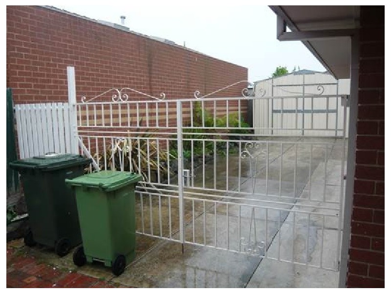 13 Molineux Way, Roxburgh Park VIC 3064