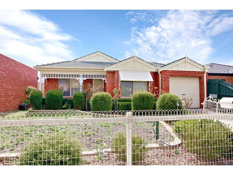 12 Salween Crescent, Roxburgh Park VIC 3064