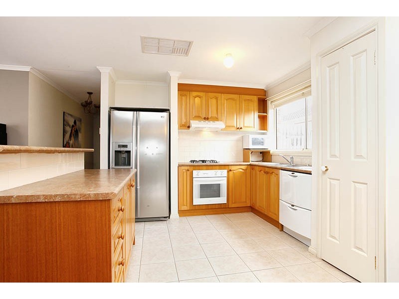 12 Salween Crescent, Roxburgh Park VIC 3064