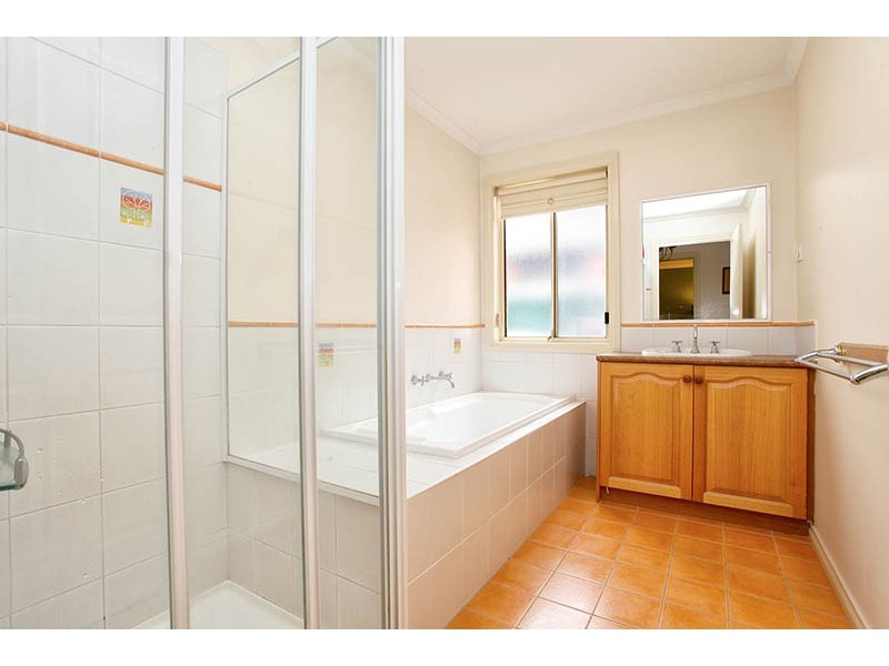 12 Salween Crescent, Roxburgh Park VIC 3064